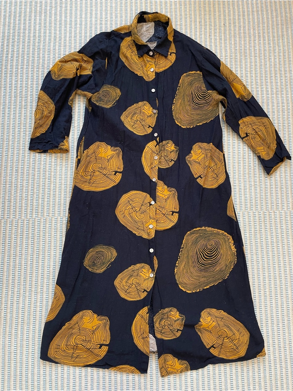 Wood-grain print shirt dress